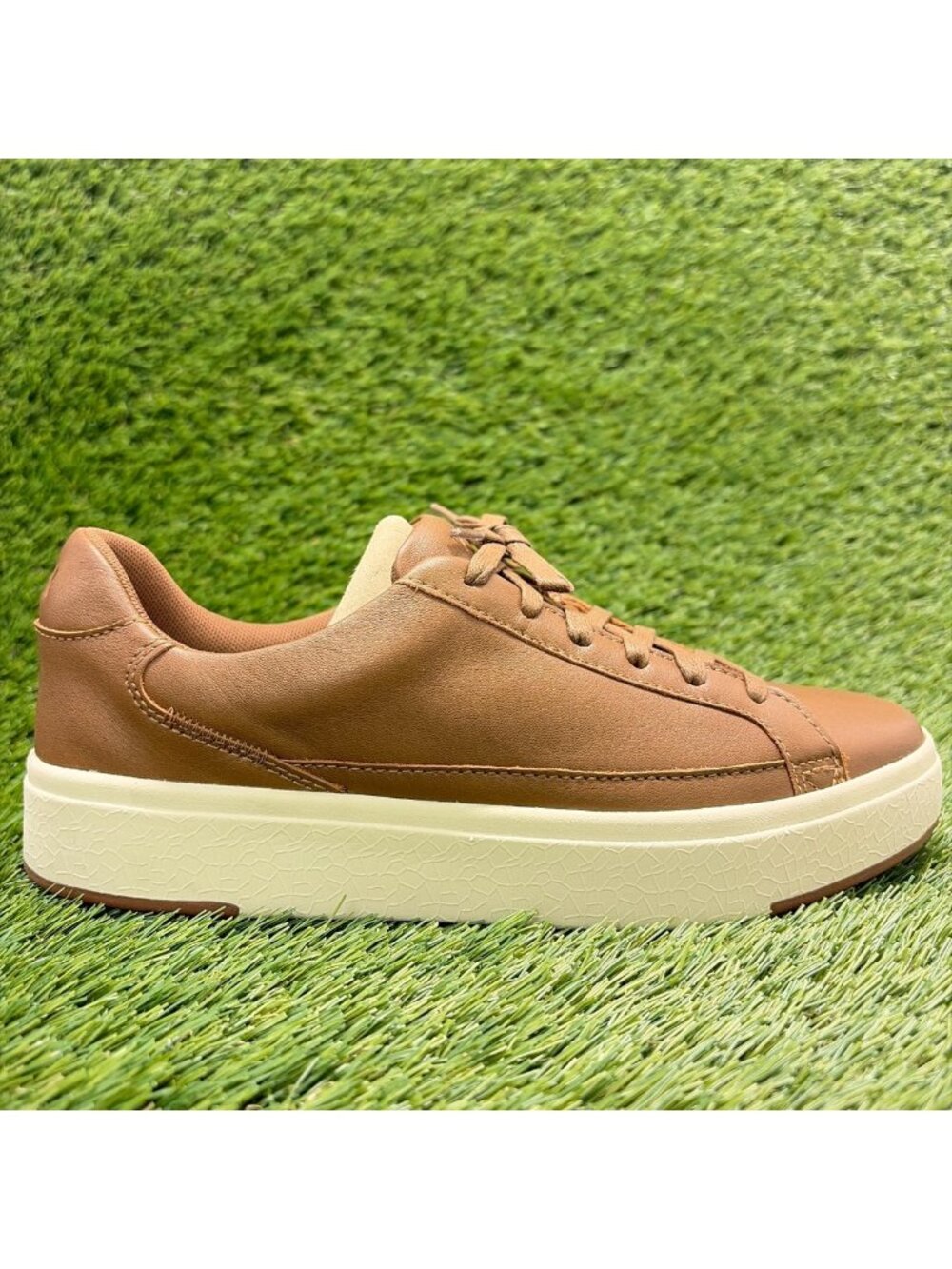 Kizik Vegas Womens Size 9D Chestnut Brown Cream Athletic Leather Shoes Sneakers